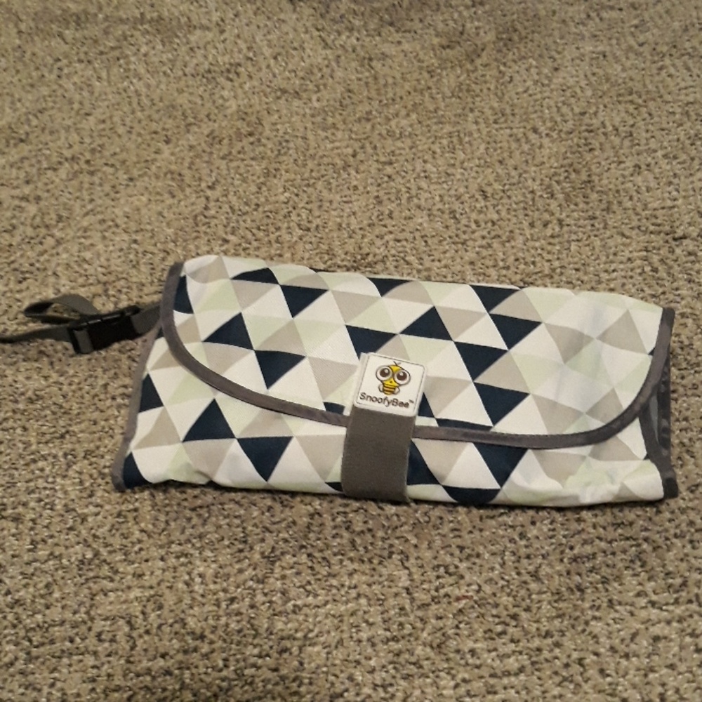 Snoofybee diaper changing mat